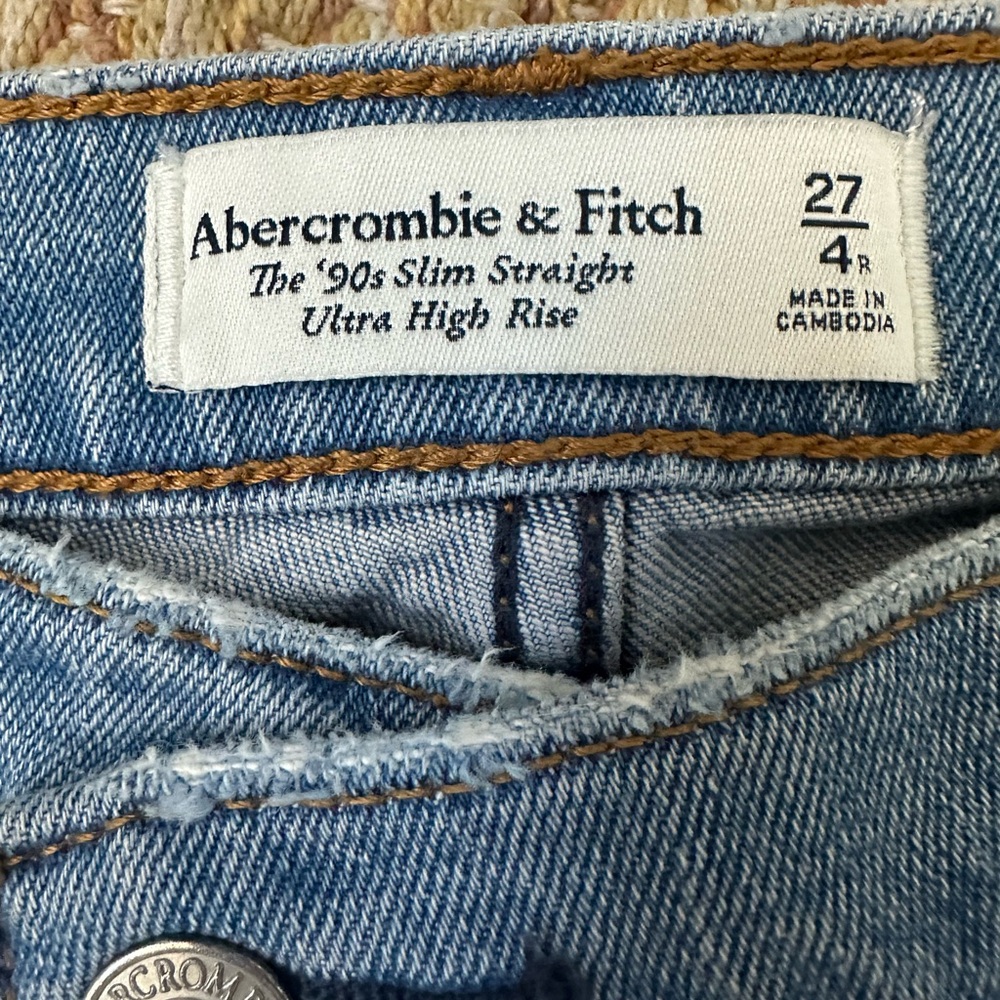 Abercrombie The ‘90’s Slim Straight Ultra High Rise Jeans